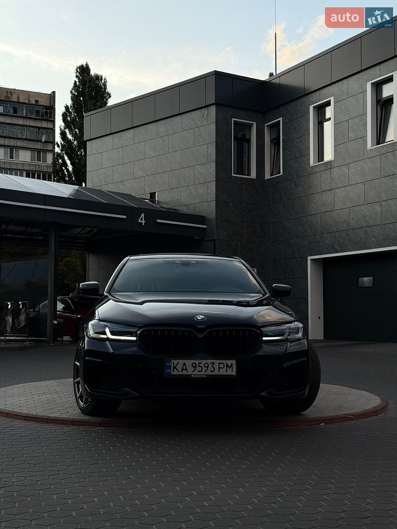 BMW 5 Series 2019 VIN WBAJR3C01LCD61215 фото оголошення 2 з 23