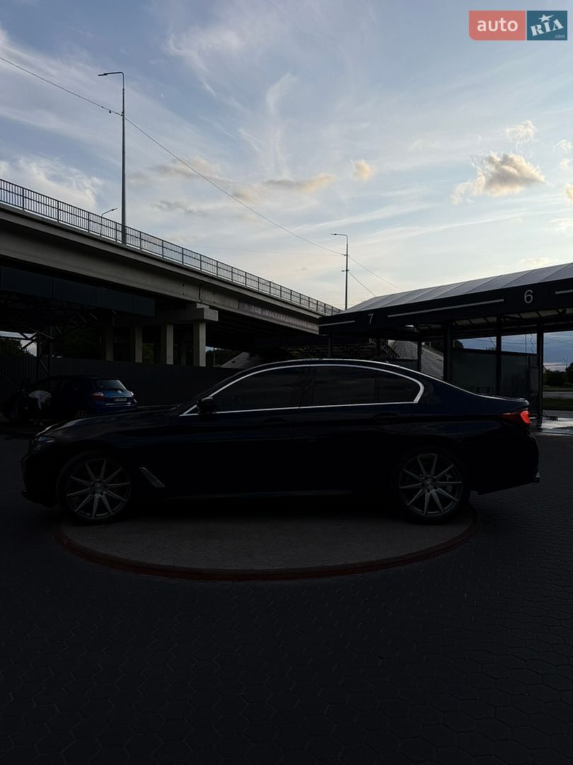 BMW 5 Series 2019 VIN WBAJR3C01LCD61215 фото оголошення 4 з 23