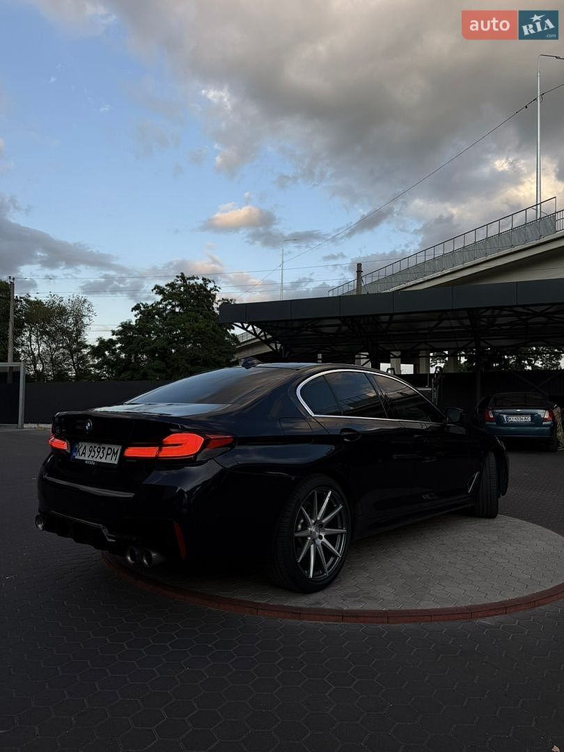 BMW 5 Series 2019 VIN WBAJR3C01LCD61215 фото оголошення 8 з 23