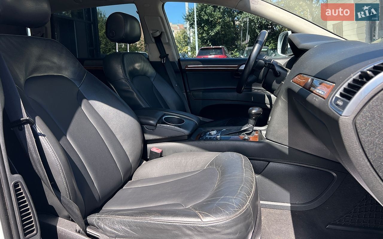 Audi Q7 2015 VIN WA1LGAFE1FD030010 фото оголошення 24 з 27