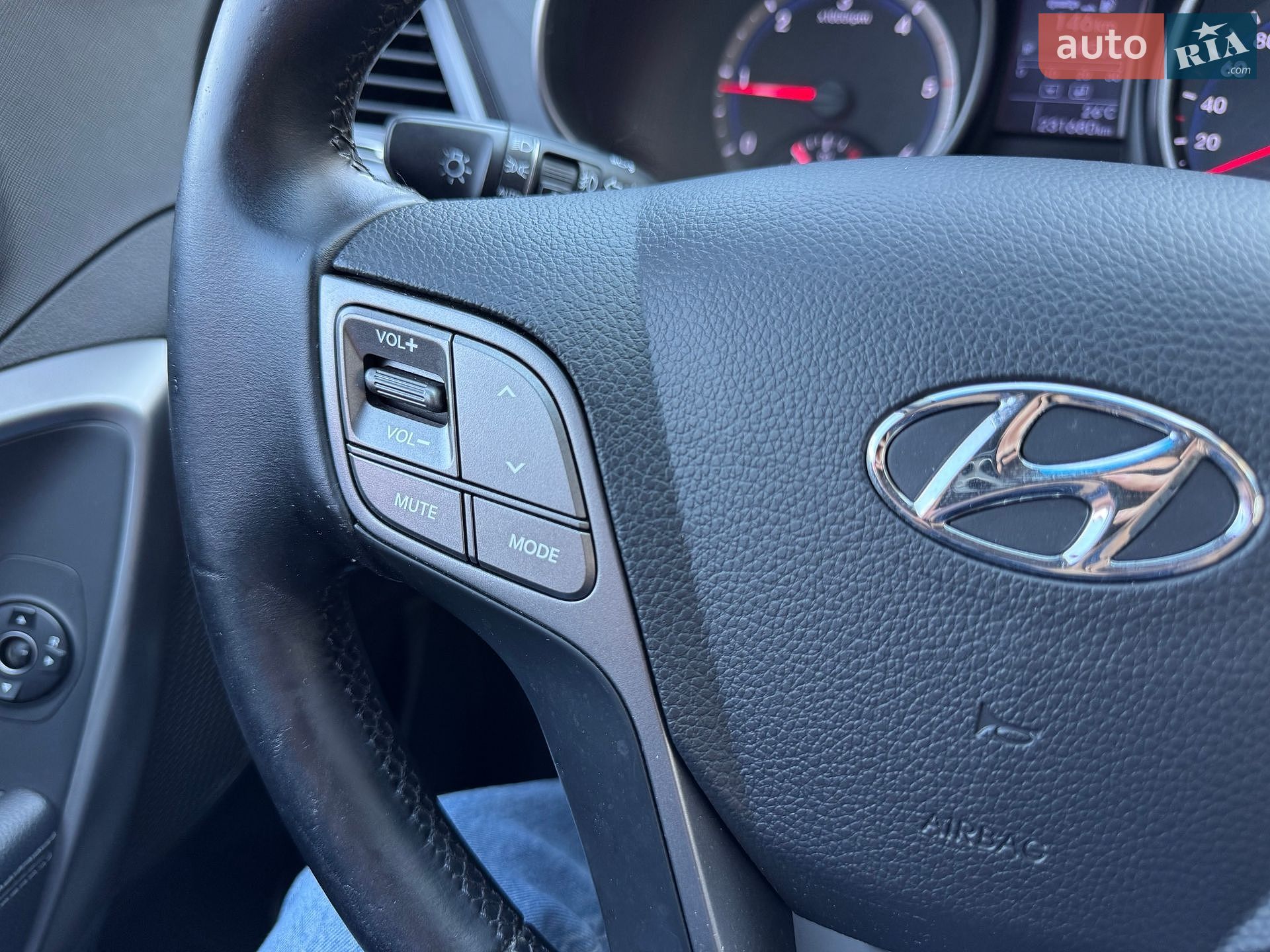Hyundai Santa FE 2013 VIN KMHST81UAEU231967 фото оголошення 22 з 121