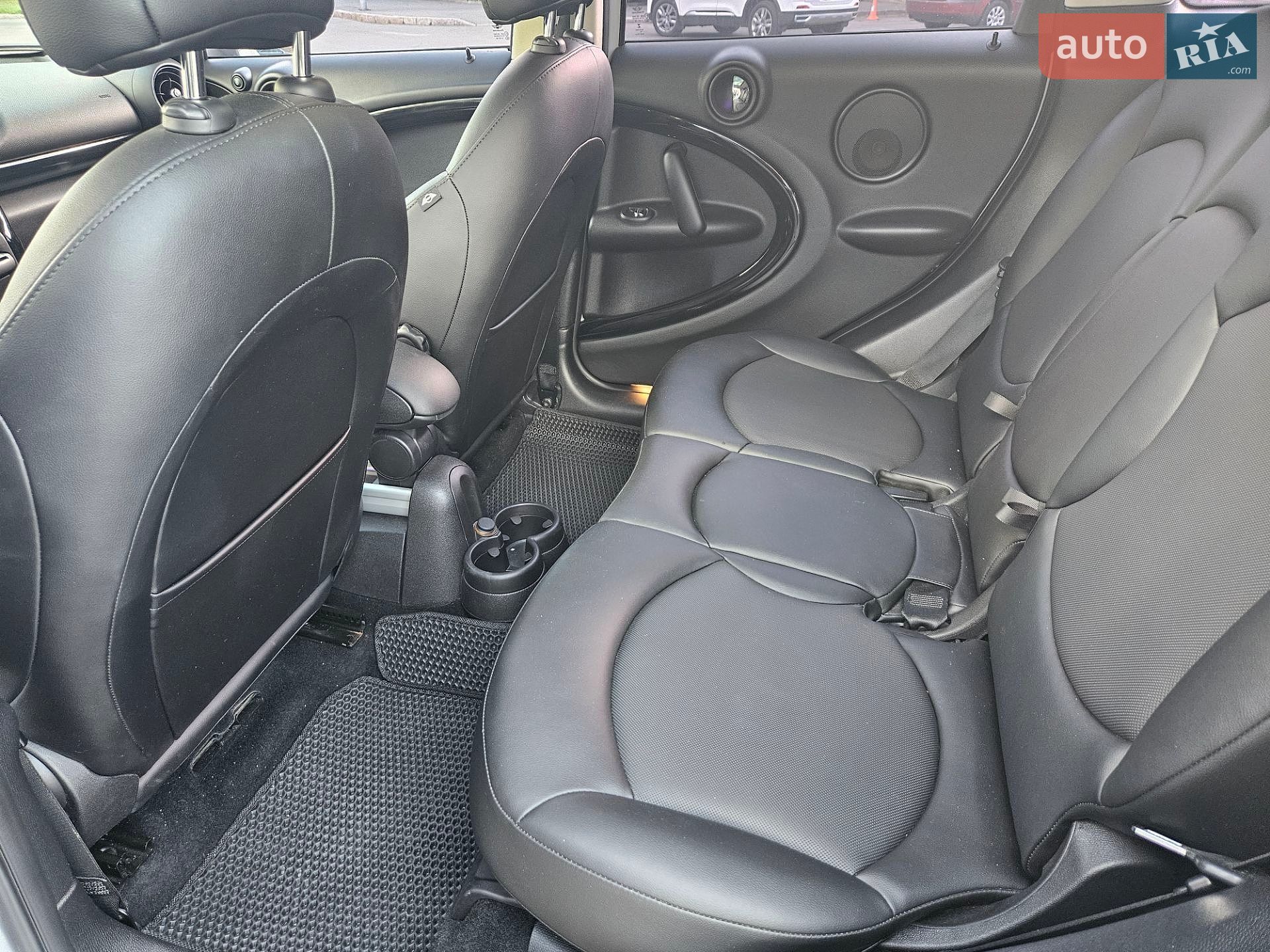 Mini Countryman 2016 VIN WMWZC5C51GWU04805 фото оголошення 9 з 11