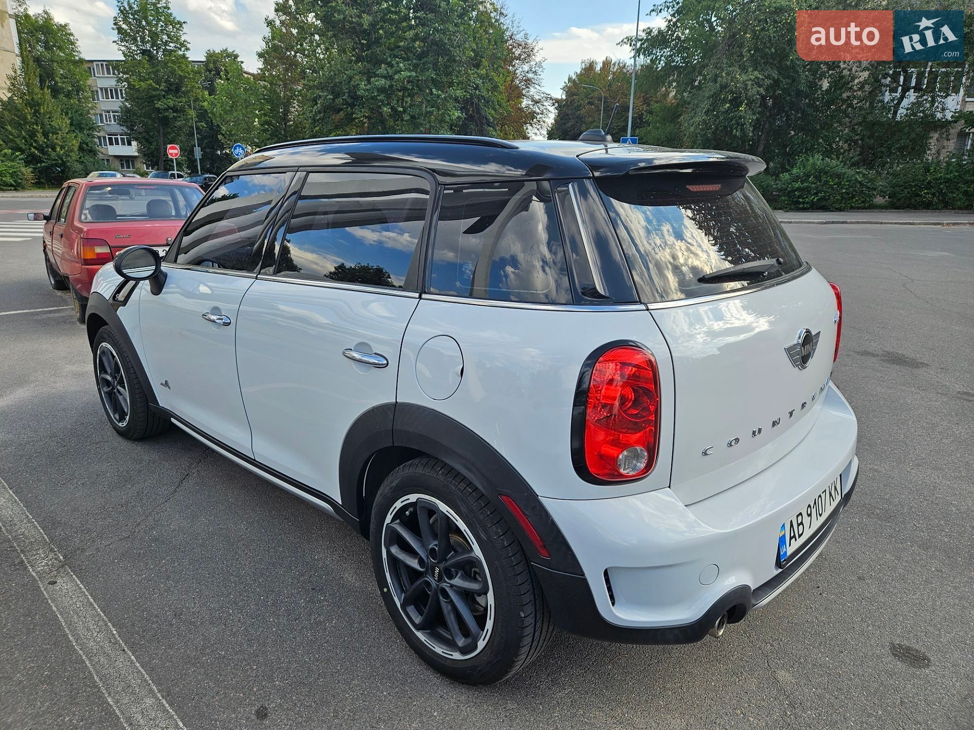 Mini Countryman 2016 VIN WMWZC5C51GWU04805 фото оголошення 5 з 11