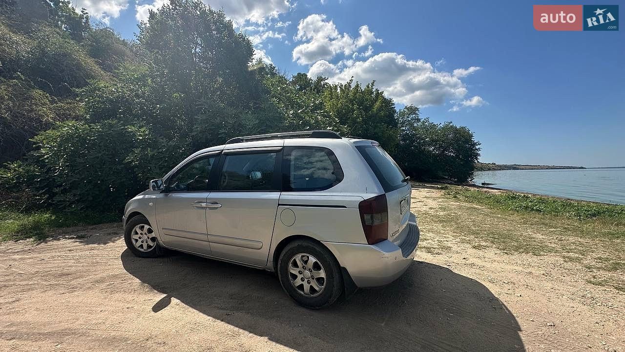 KIA Carnival 2007 VIN Y6LMB75437L000147 фото оголошення 3 з 13