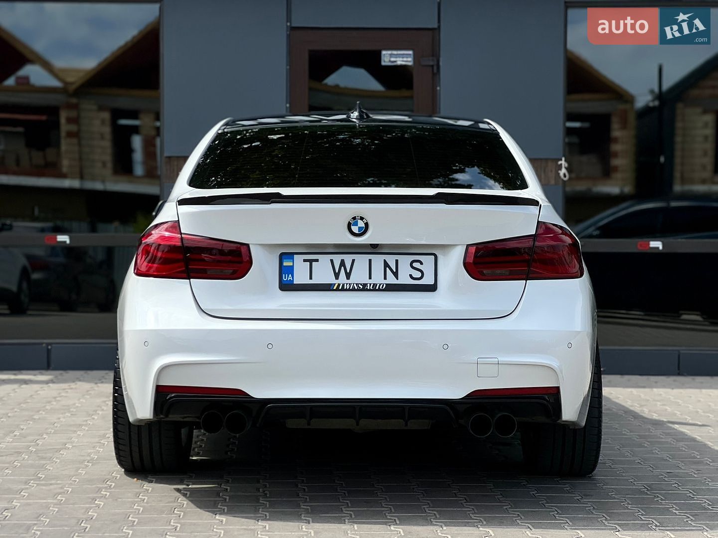 BMW 3 Series 2017 VIN WBA8B9G36HNU54394 фото оголошення 5 з 32