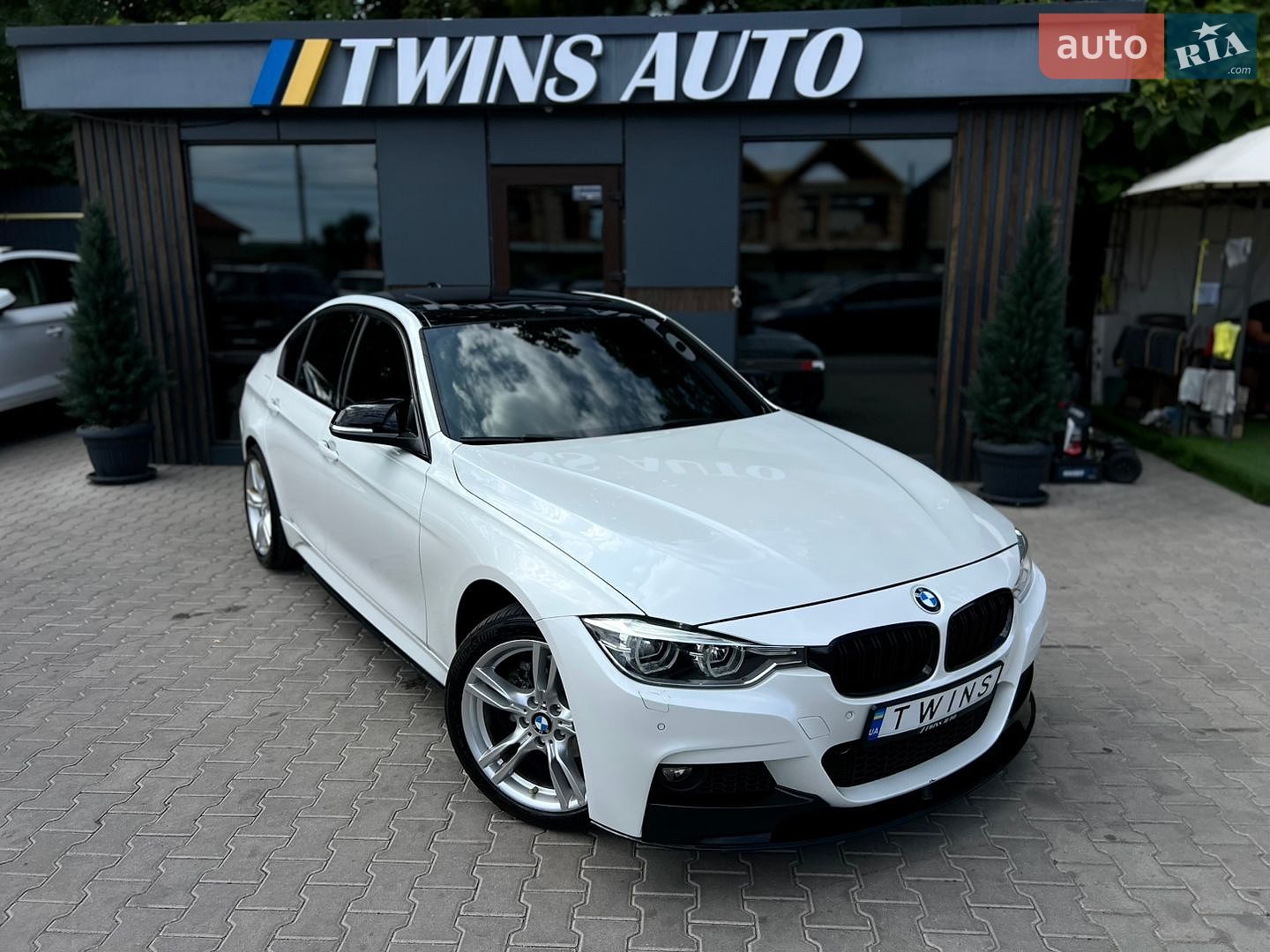 BMW 3 Series 2017 VIN WBA8B9G36HNU54394 фото оголошення 15 з 32