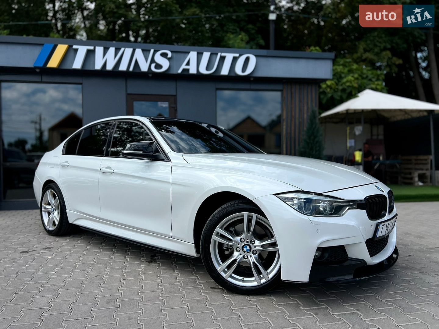 BMW 3 Series 2017 VIN WBA8B9G36HNU54394 фото оголошення 16 з 32