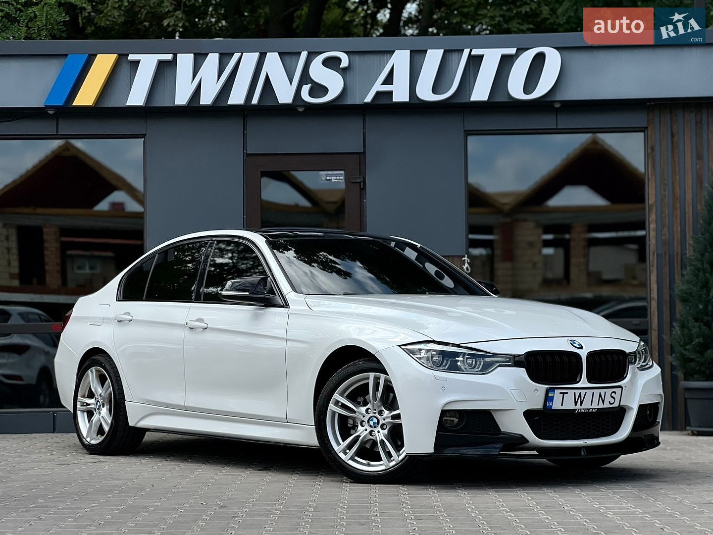 BMW 3 Series 2017 VIN WBA8B9G36HNU54394 фото оголошення 17 з 32