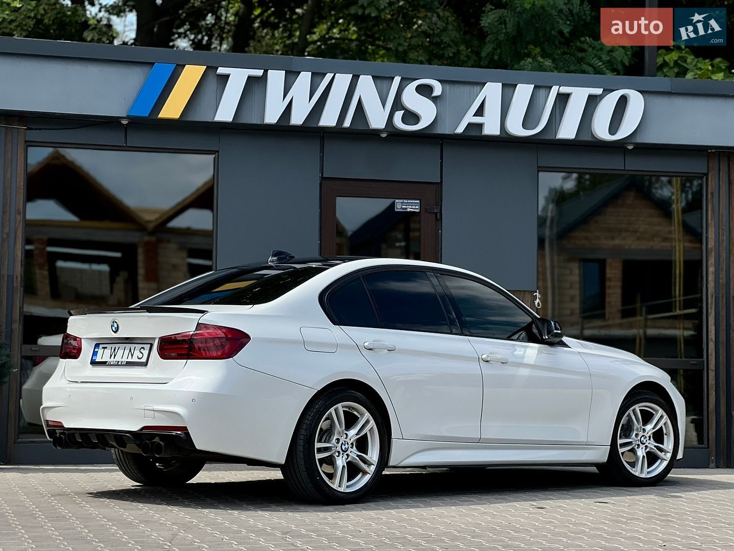 BMW 3 Series 2017 VIN WBA8B9G36HNU54394 фото оголошення 20 з 32