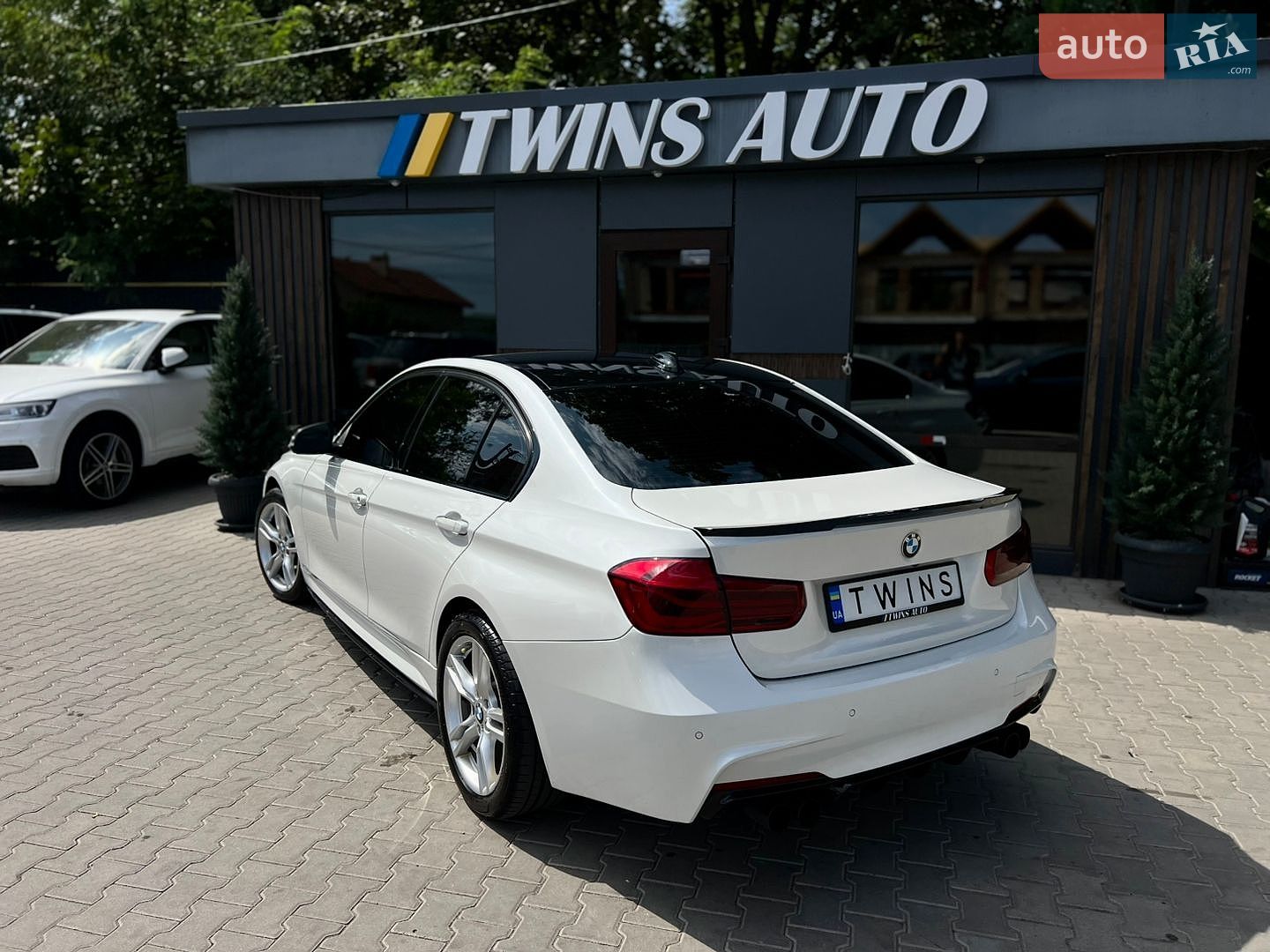 BMW 3 Series 2017 VIN WBA8B9G36HNU54394 фото оголошення 22 з 32