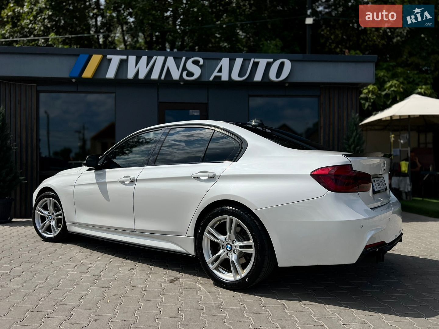 BMW 3 Series 2017 VIN WBA8B9G36HNU54394 фото оголошення 23 з 32