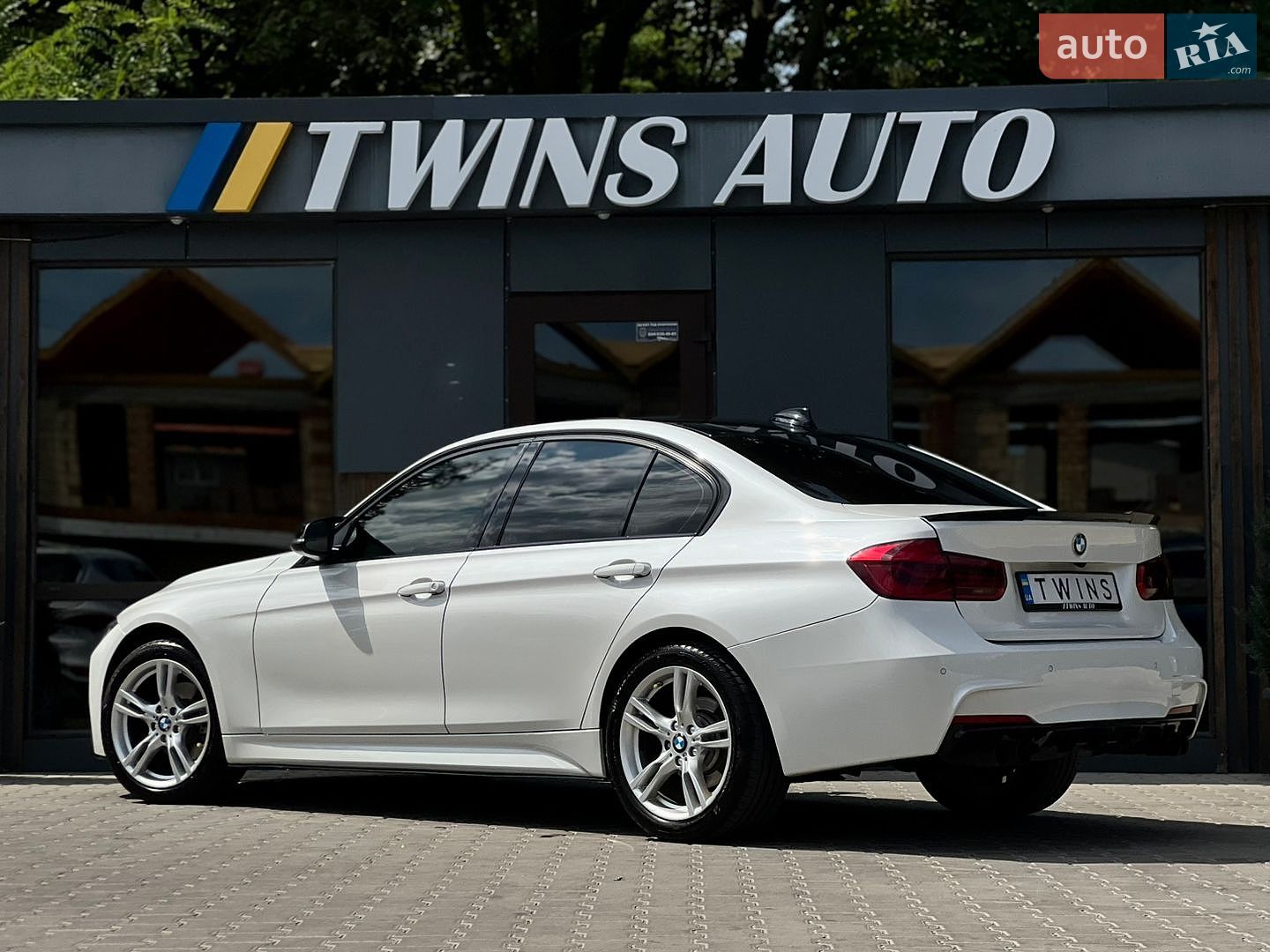 BMW 3 Series 2017 VIN WBA8B9G36HNU54394 фото оголошення 24 з 32