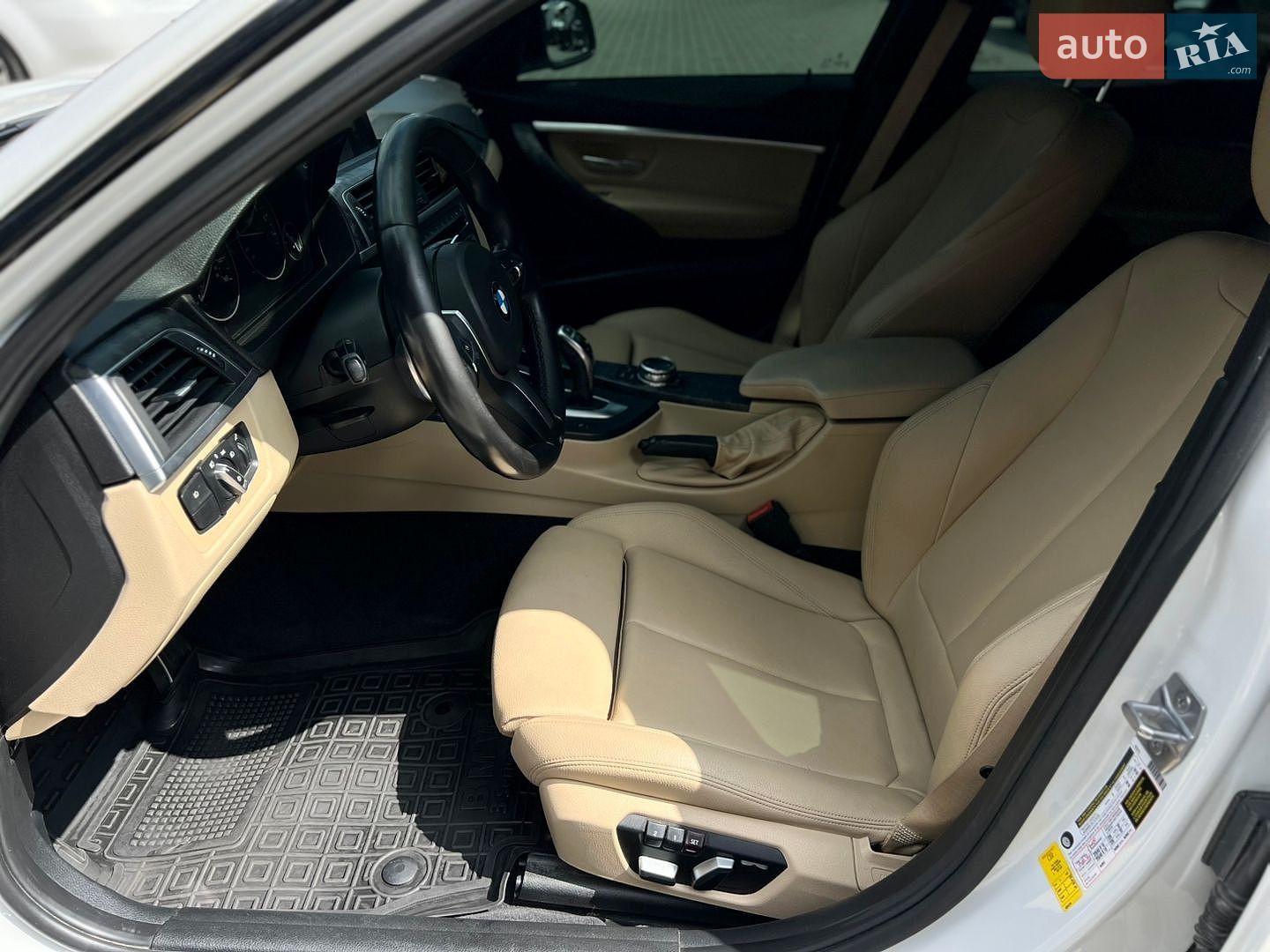 BMW 3 Series 2017 VIN WBA8B9G36HNU54394 фото оголошення 25 з 32