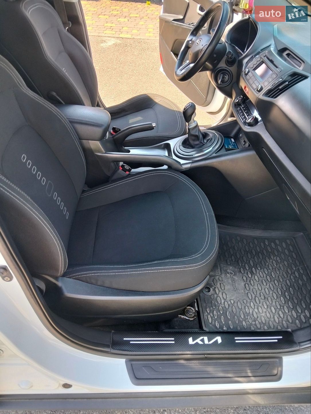 Kia Sportage 2011 VIN U5YPC815ABL045249 фото оголошення 18 з 24