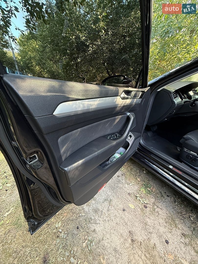 Volkswagen Passat 2016 VIN WVWZZZ3CZHE056933 фото оголошення 13 з 29