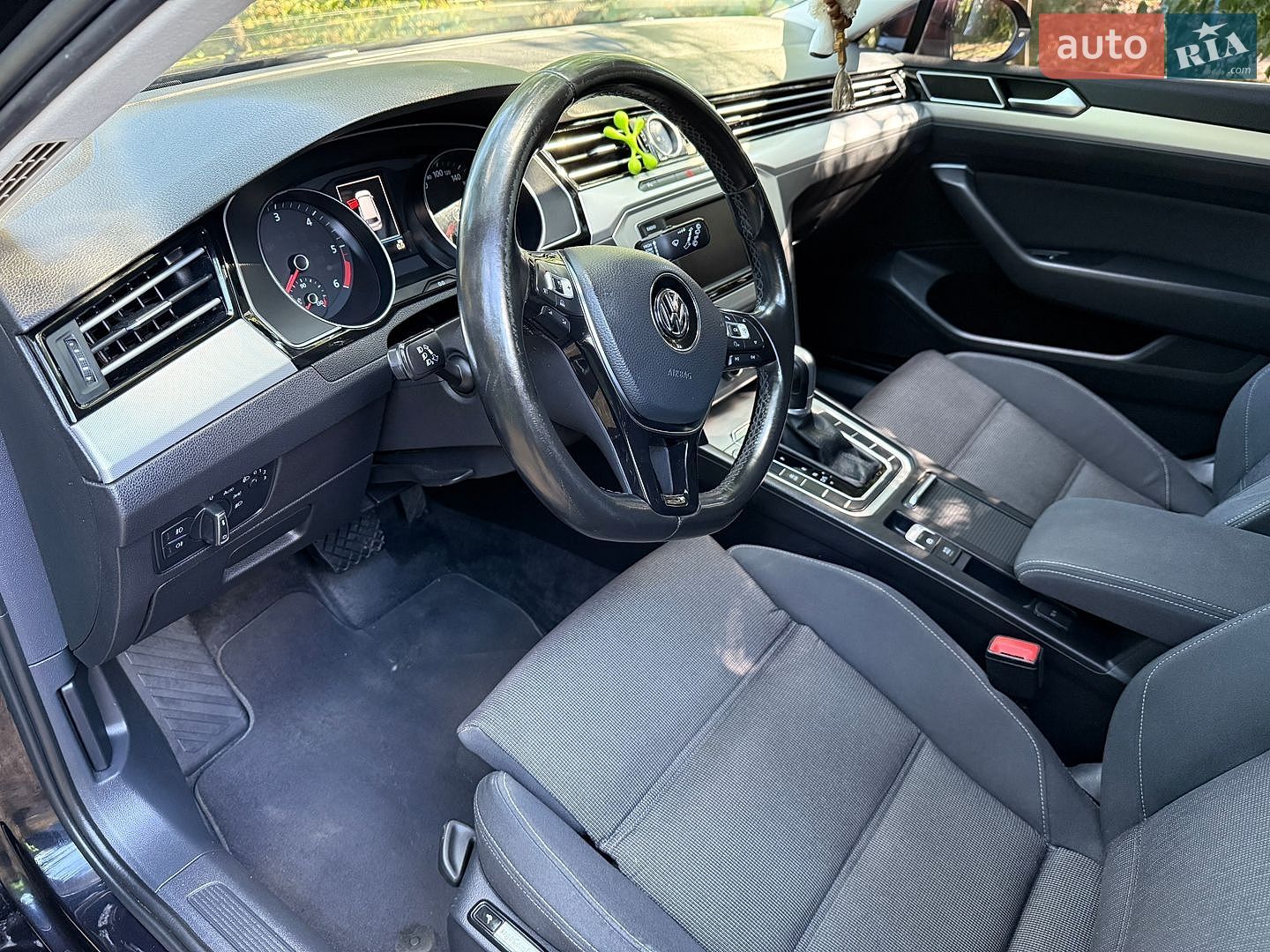 Volkswagen Passat 2016 VIN WVWZZZ3CZHE056933 фото оголошення 15 з 29