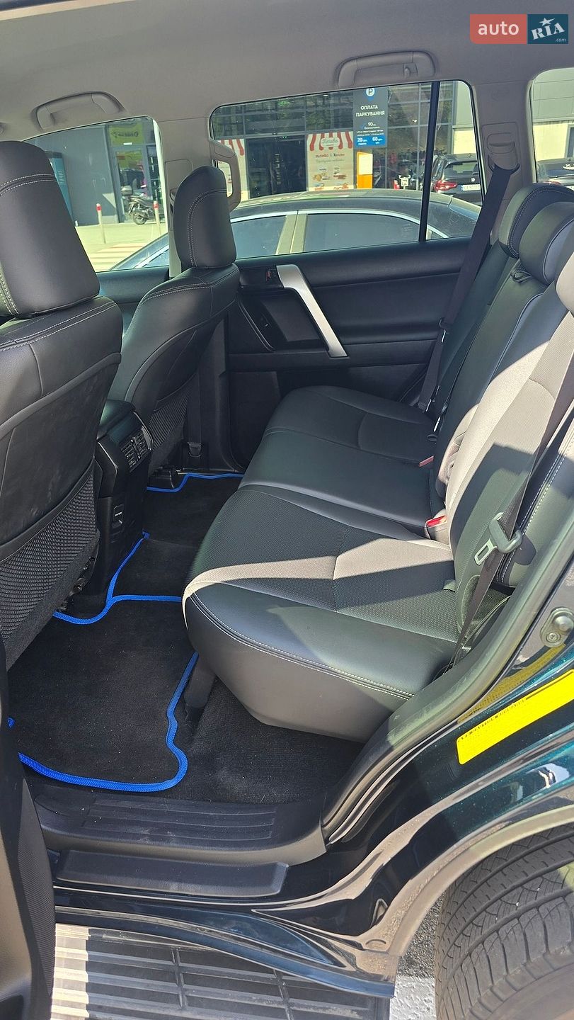 Toyota Land Cruiser Prado 2019 VIN JTEBR3FJ70K145004 фото оголошення 4 з 6