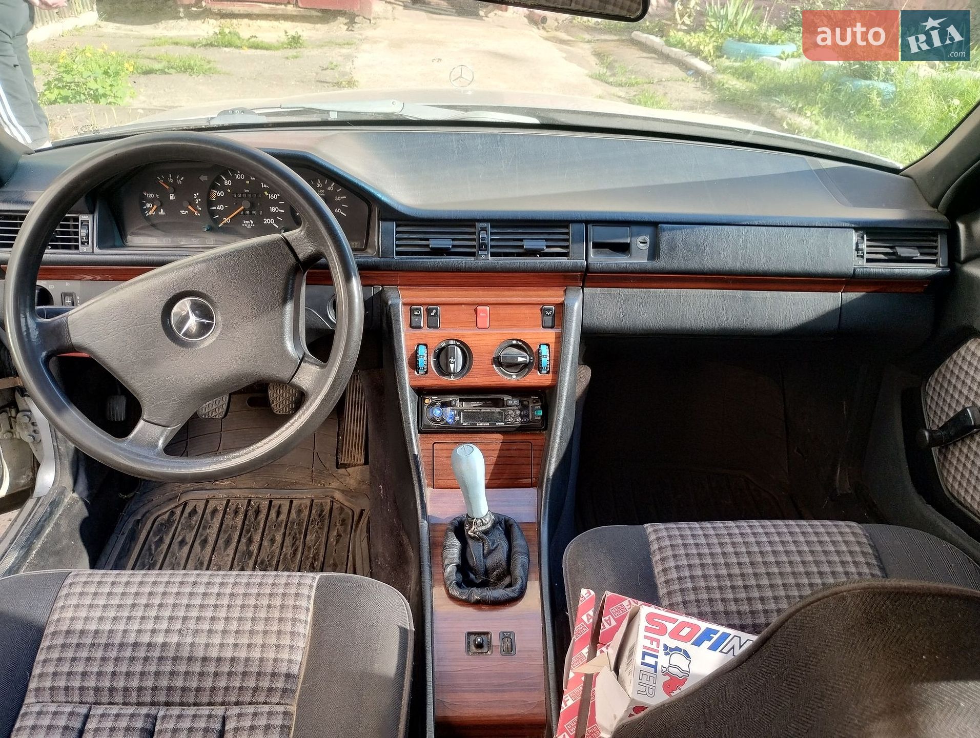 Mercedes-Benz E-Class 1992 VIN WDB1241251B700355 фото оголошення 12 з 45