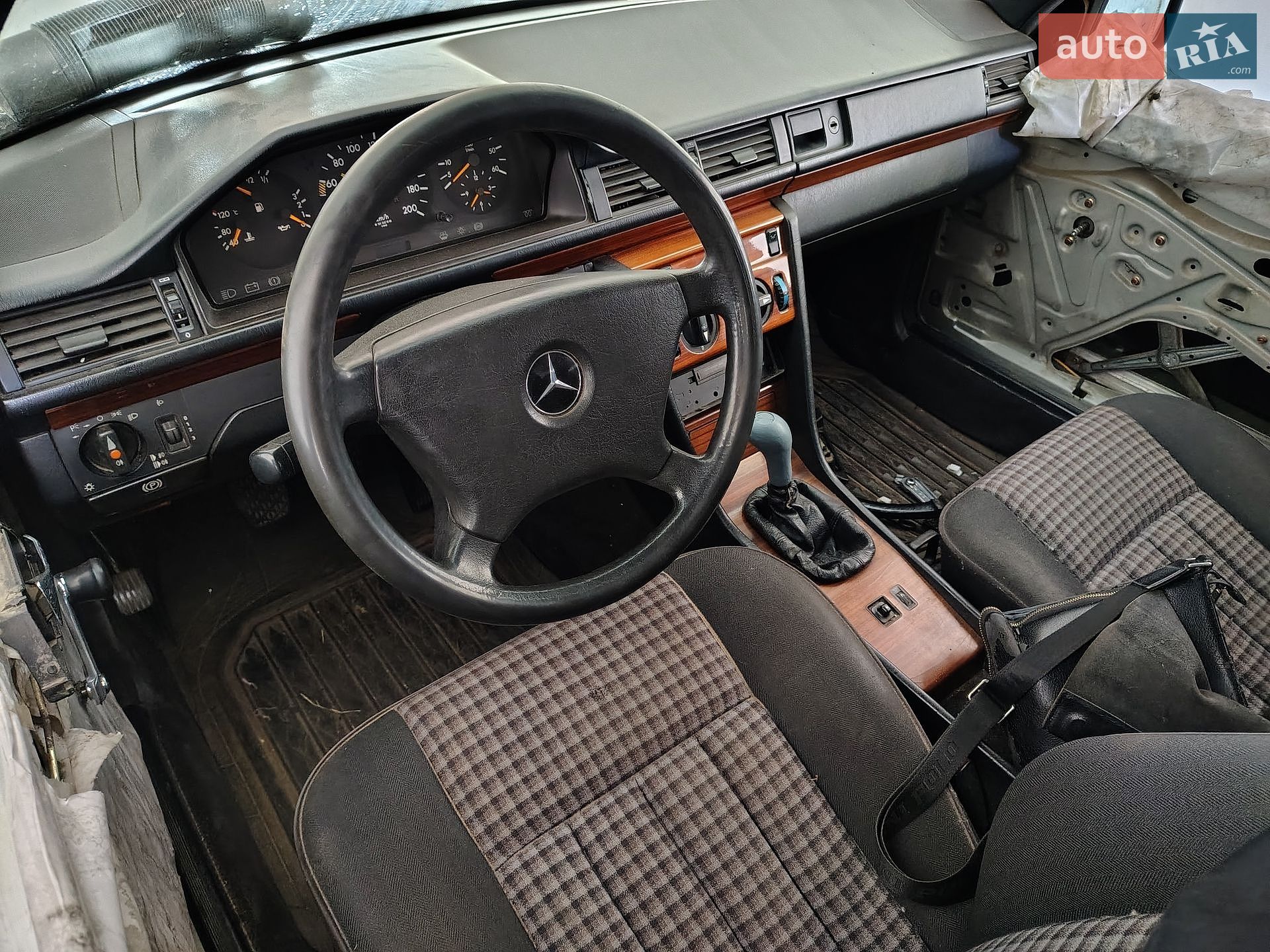 Mercedes-Benz E-Class 1992 VIN WDB1241251B700355 фото оголошення 14 з 45