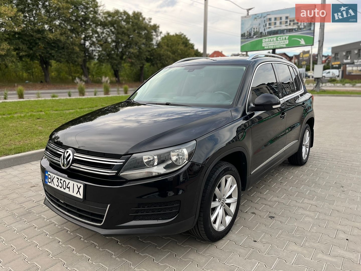Volkswagen Tiguan 2017 VIN WVGSV7AX1HK032546 фото оголошення 4 з 43
