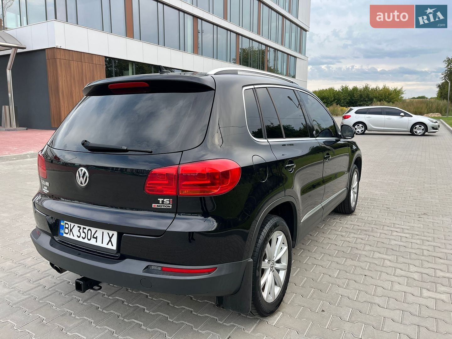 Volkswagen Tiguan 2017 VIN WVGSV7AX1HK032546 фото оголошення 20 з 43