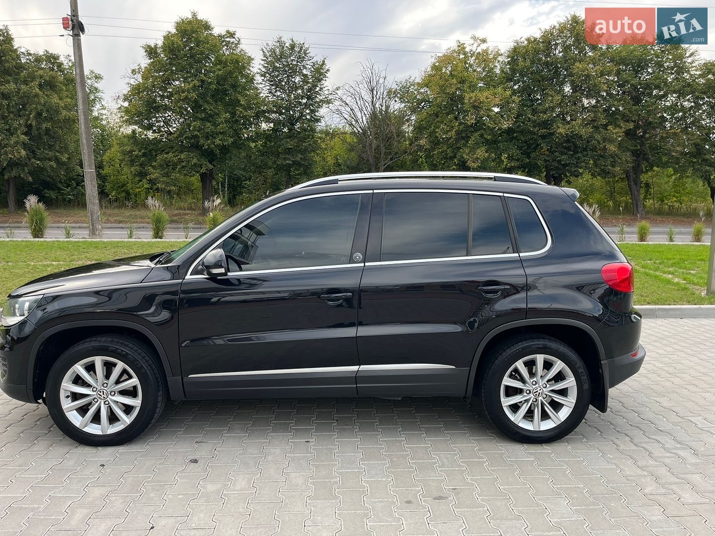 Volkswagen Tiguan 2017 VIN WVGSV7AX1HK032546 фото оголошення 16 з 43