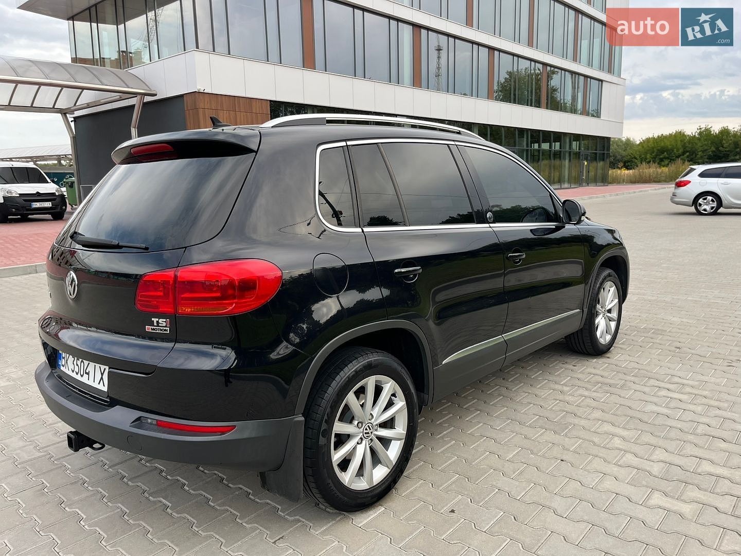 Volkswagen Tiguan 2017 VIN WVGSV7AX1HK032546 фото оголошення 21 з 43
