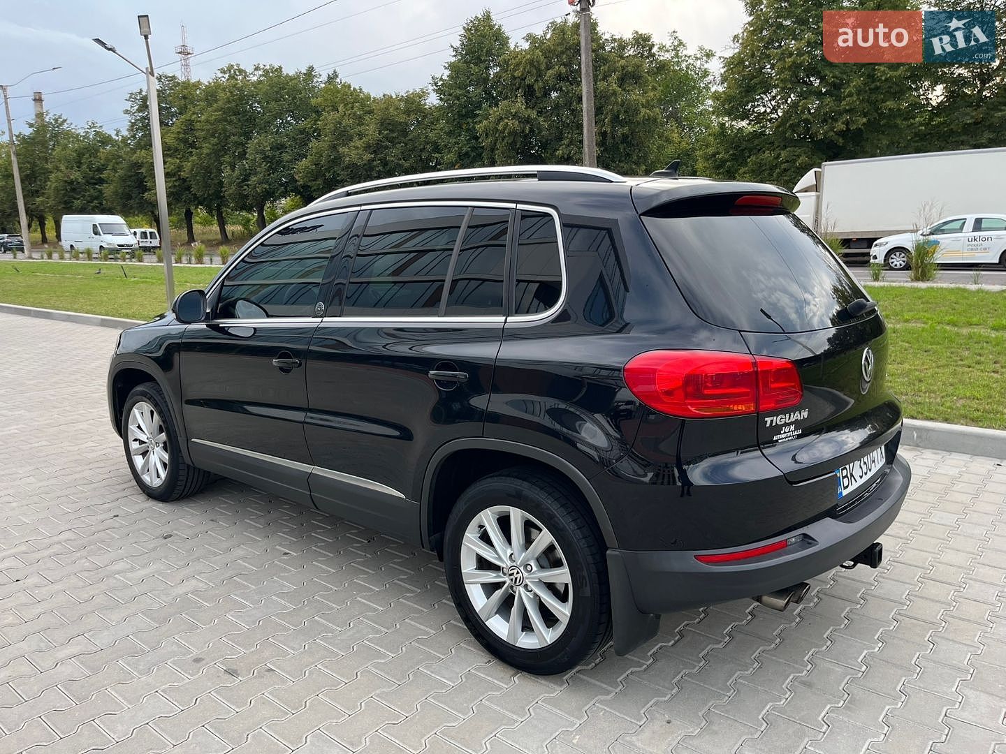 Volkswagen Tiguan 2017 VIN WVGSV7AX1HK032546 фото оголошення 17 з 43