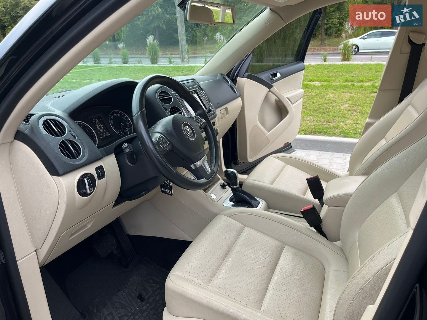 Volkswagen Tiguan 2017 VIN WVGSV7AX1HK032546 фото оголошення 24 з 43