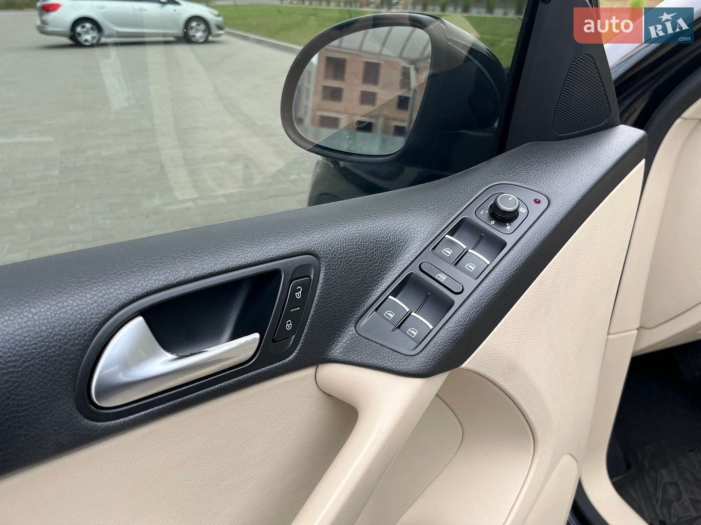 Volkswagen Tiguan 2017 VIN WVGSV7AX1HK032546 фото оголошення 27 з 43