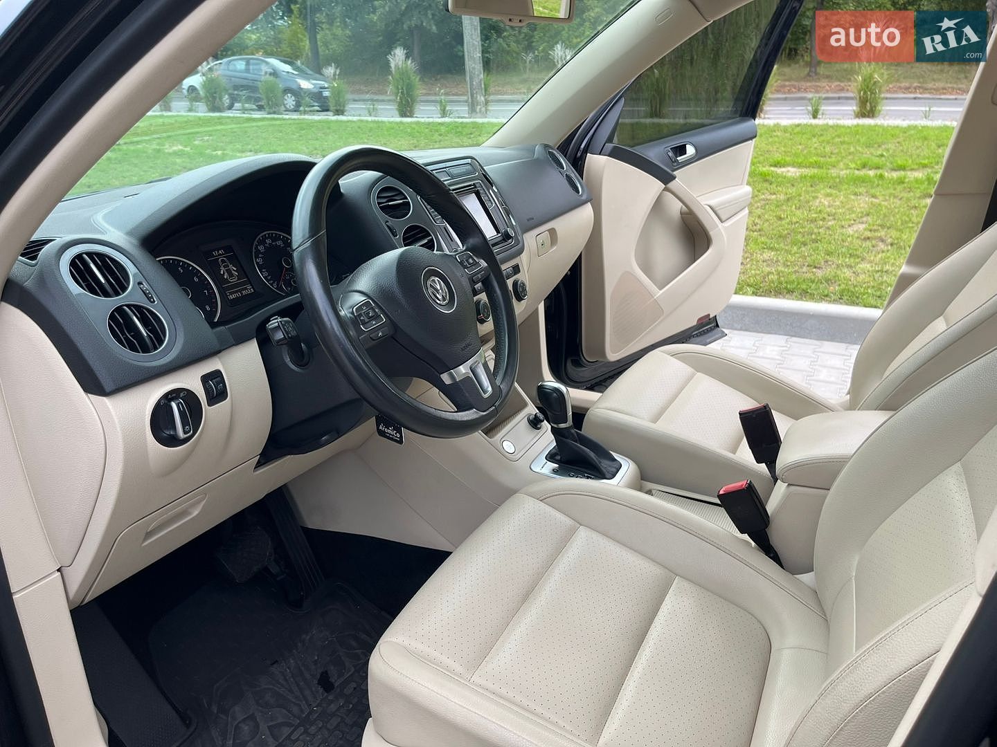 Volkswagen Tiguan 2017 VIN WVGSV7AX1HK032546 фото оголошення 26 з 43
