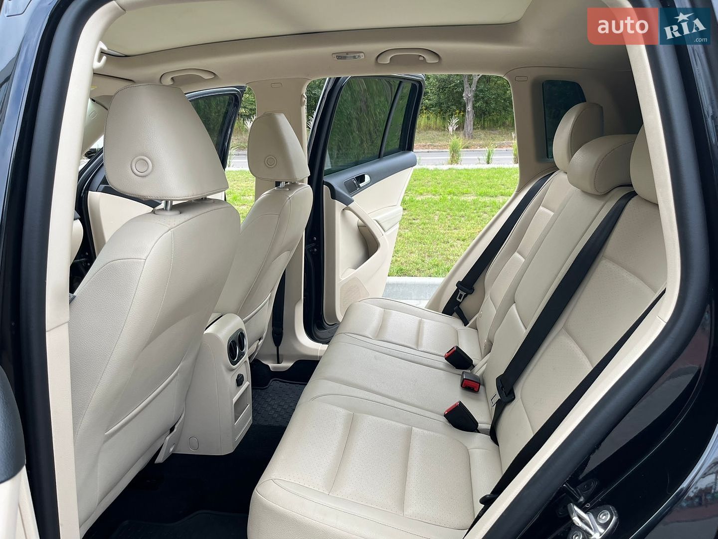 Volkswagen Tiguan 2017 VIN WVGSV7AX1HK032546 фото оголошення 30 з 43