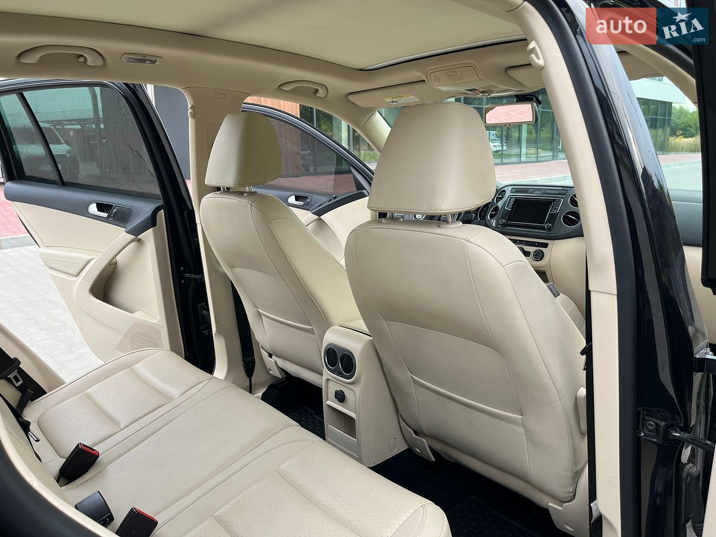 Volkswagen Tiguan 2017 VIN WVGSV7AX1HK032546 фото оголошення 31 з 43