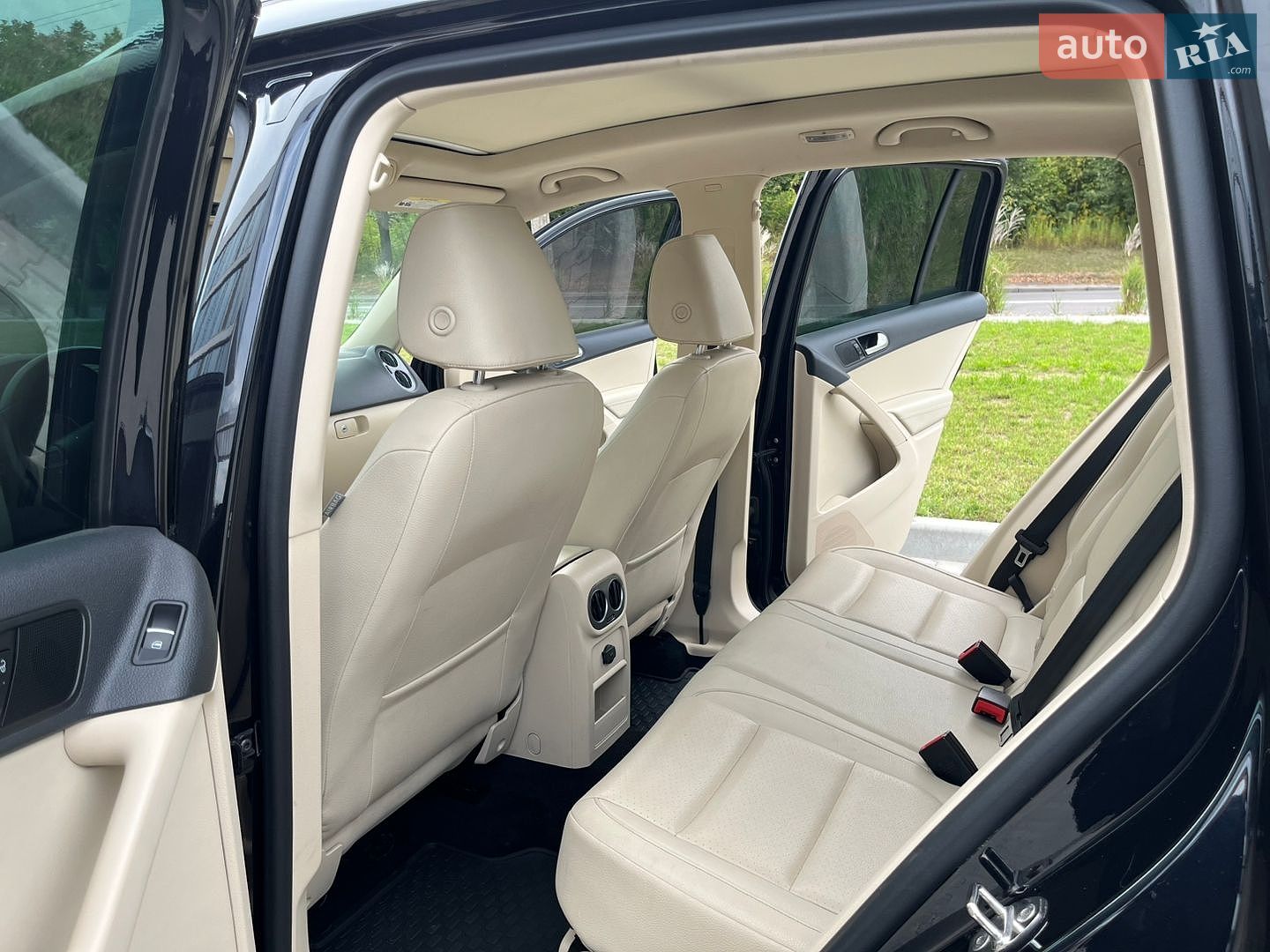Volkswagen Tiguan 2017 VIN WVGSV7AX1HK032546 фото оголошення 29 з 43