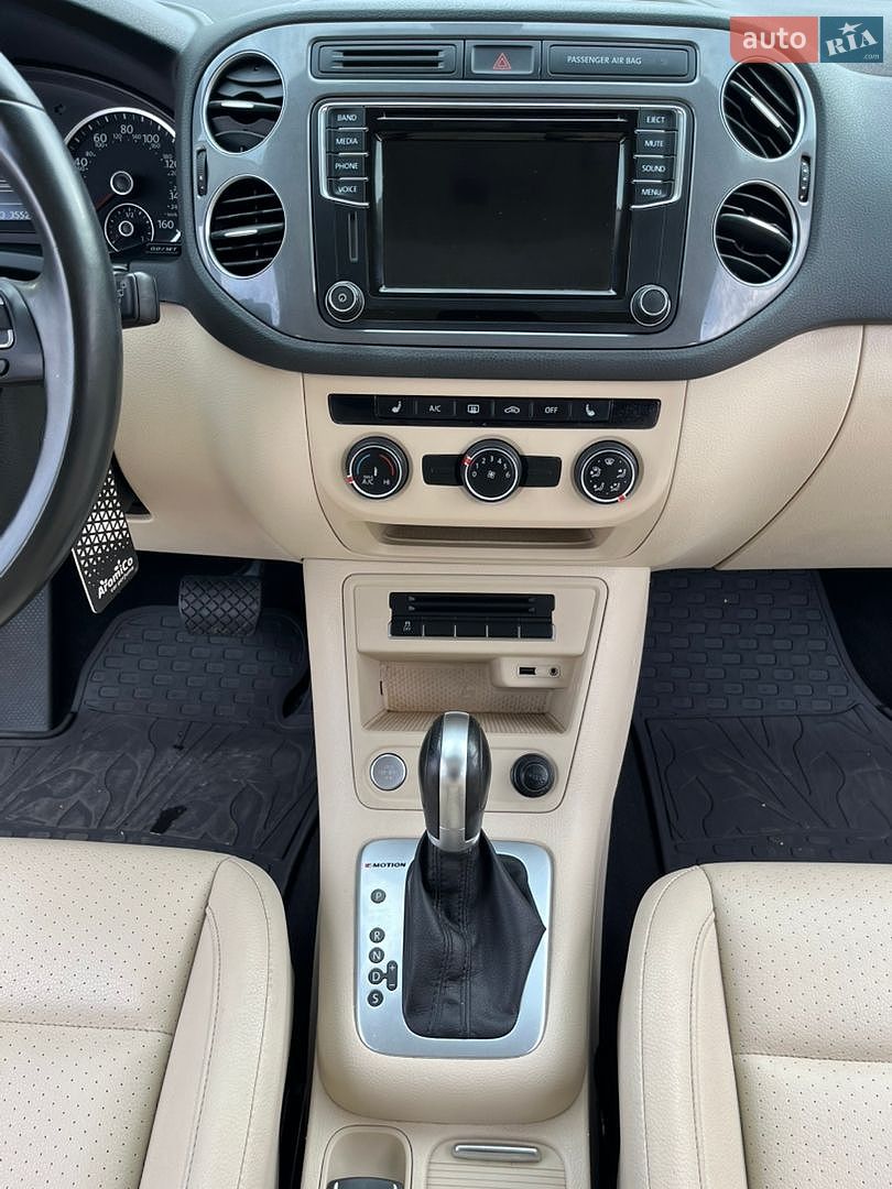 Volkswagen Tiguan 2017 VIN WVGSV7AX1HK032546 фото оголошення 35 з 43