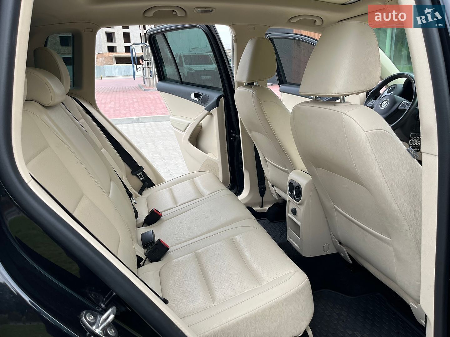 Volkswagen Tiguan 2017 VIN WVGSV7AX1HK032546 фото оголошення 32 з 43