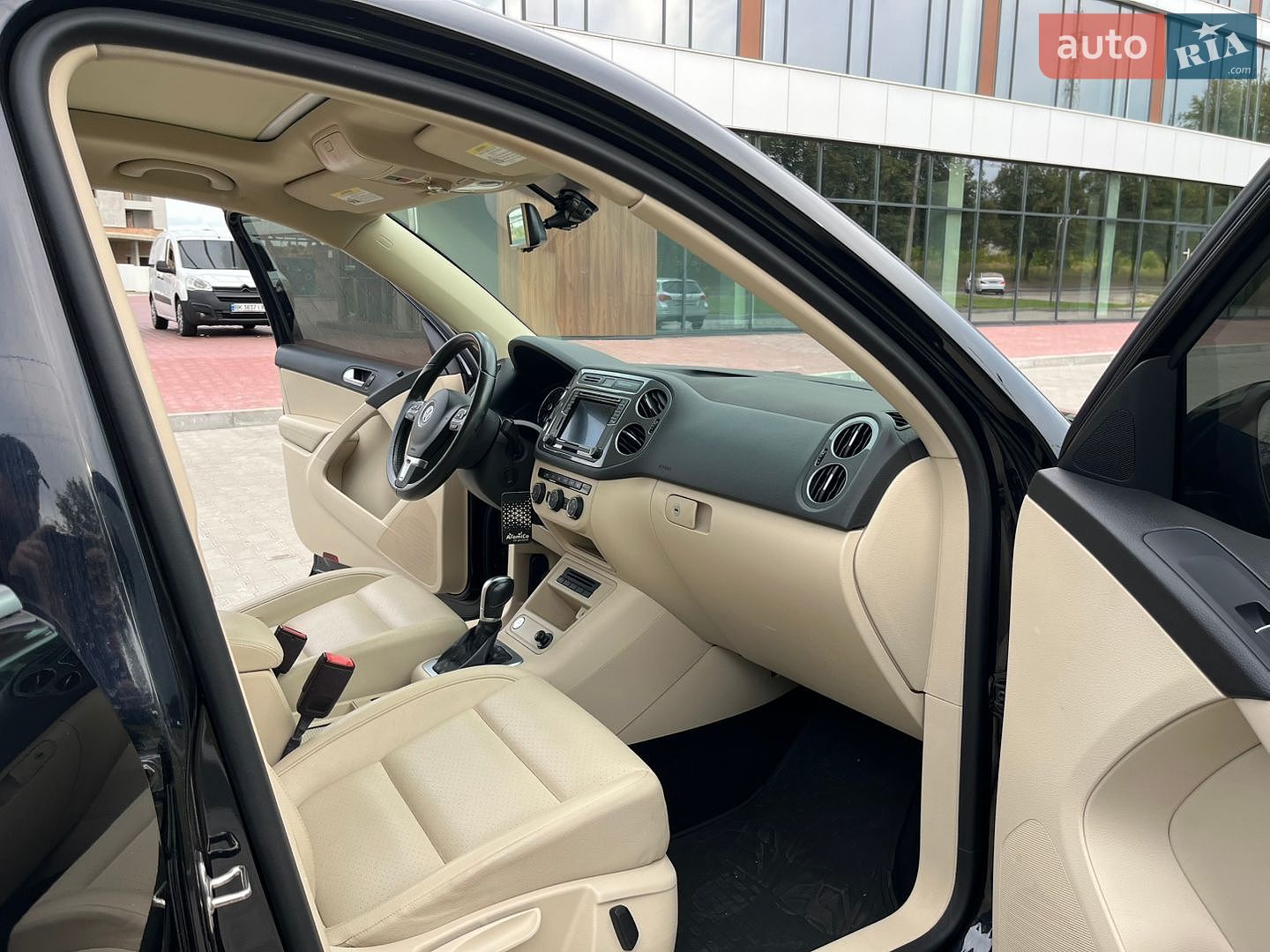 Volkswagen Tiguan 2017 VIN WVGSV7AX1HK032546 фото оголошення 33 з 43
