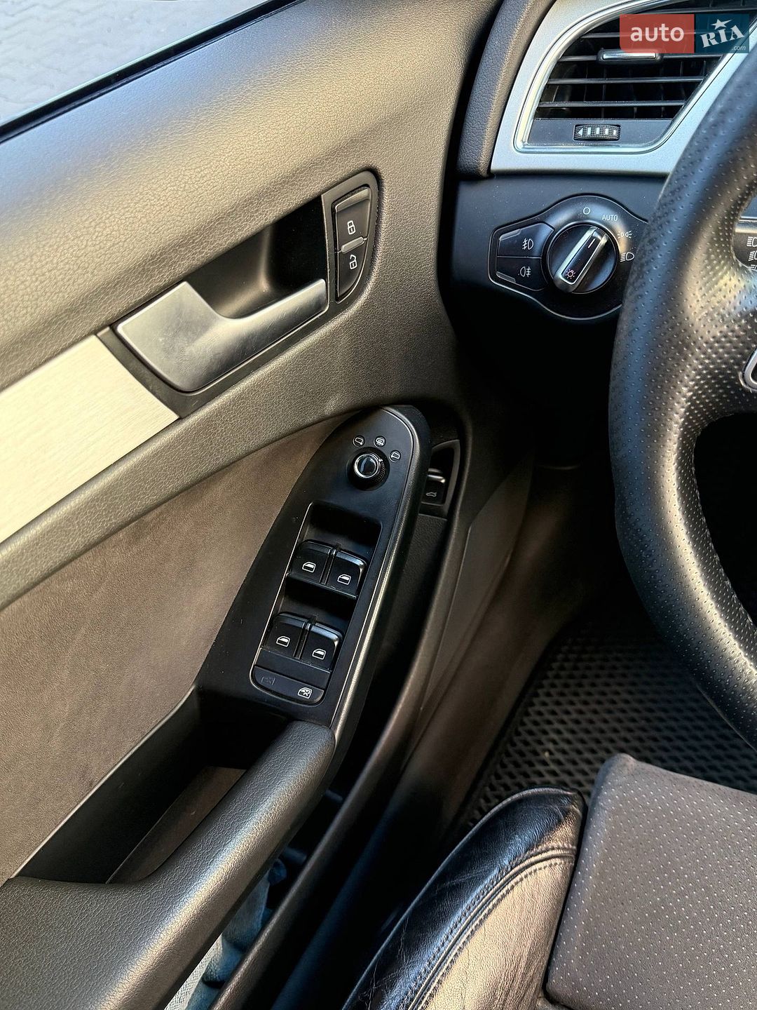 Audi A4 2010 VIN WAUZZZ8K0AN045948 фото оголошення 13 з 23