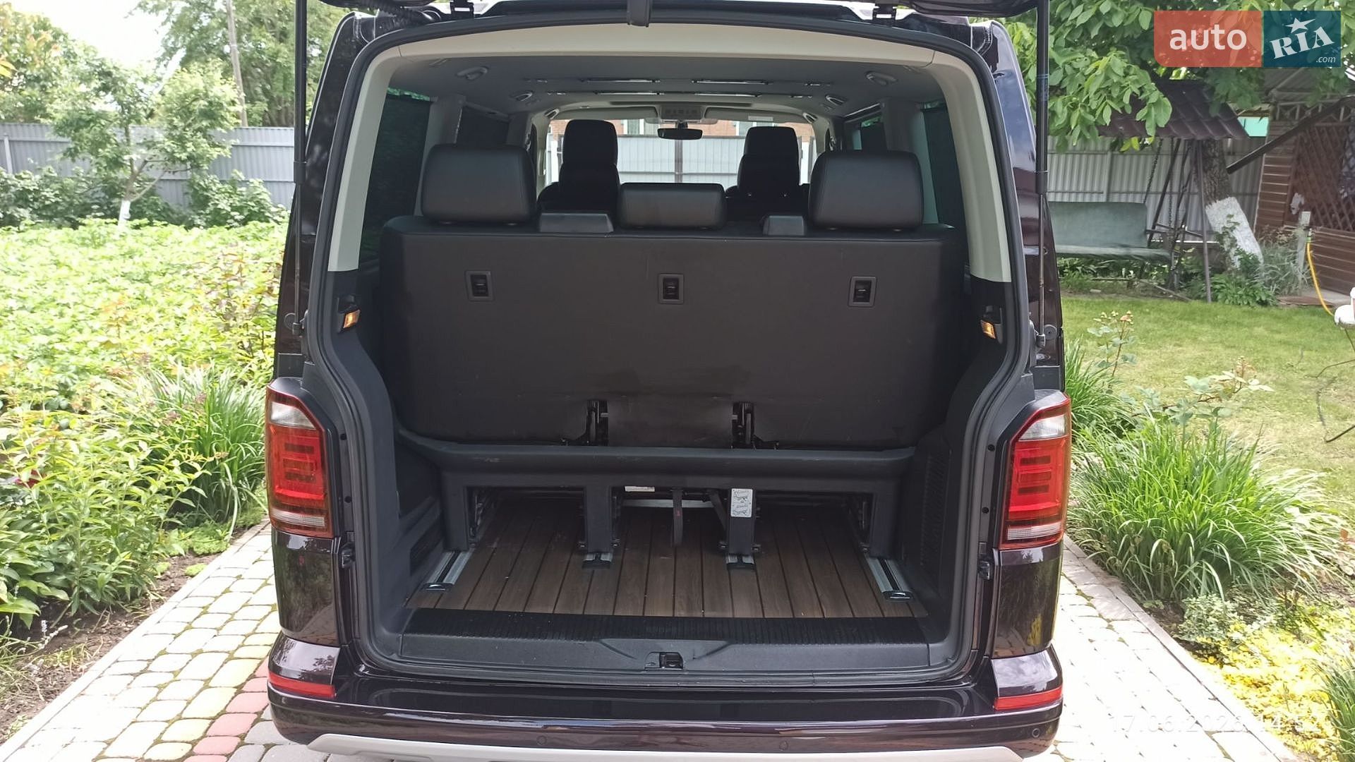 Volkswagen Multivan 2017 VIN WV2ZZZ7HZHH154503 фото оголошення 18 з 70