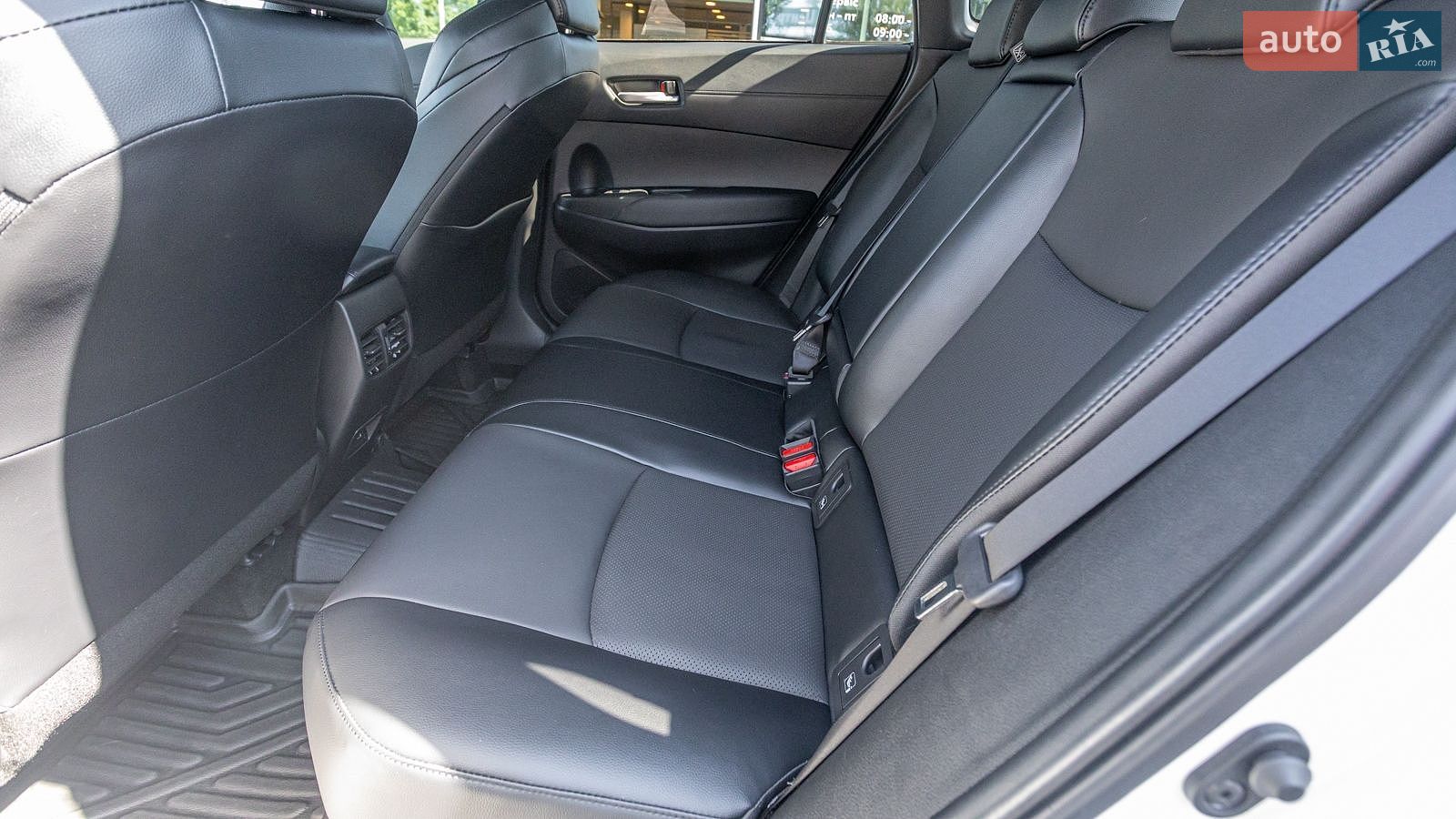 Toyota Corolla Cross 2023 VIN JTNABACB70J028868 фото оголошення 13 з 34