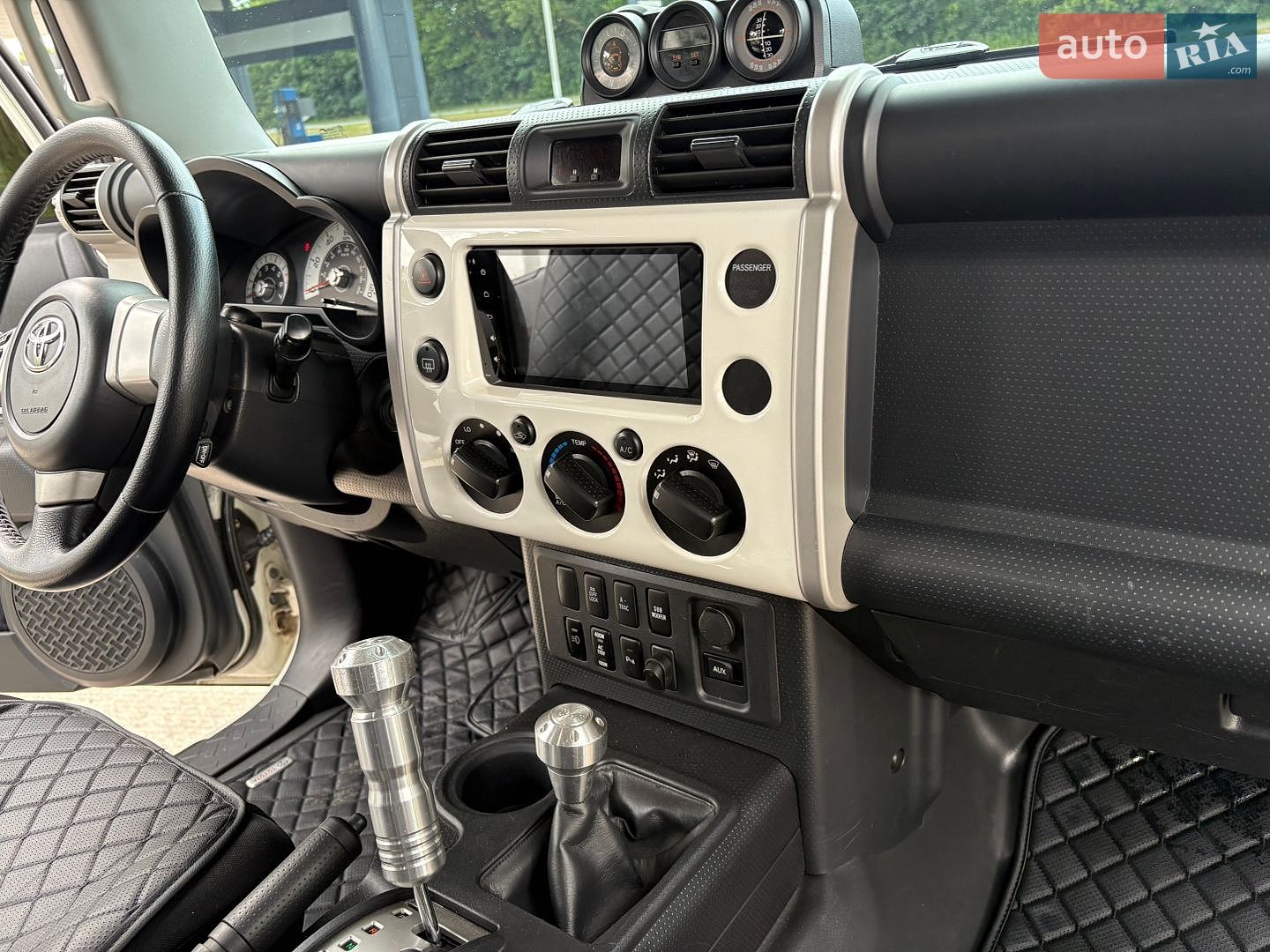 Toyota FJ Cruiser 2008 VIN JTEBU11F88K037802 фото оголошення 10 з 31