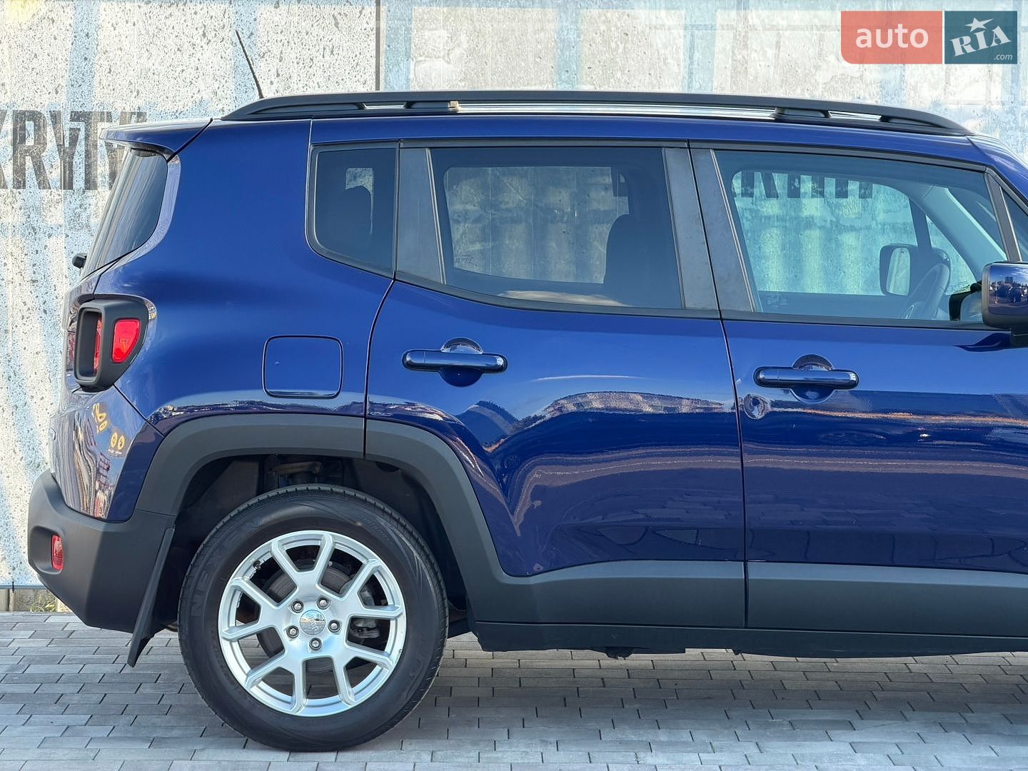 Jeep Renegade 2020 VIN ZACNJABBXLPL72089 фото оголошення 12 з 35