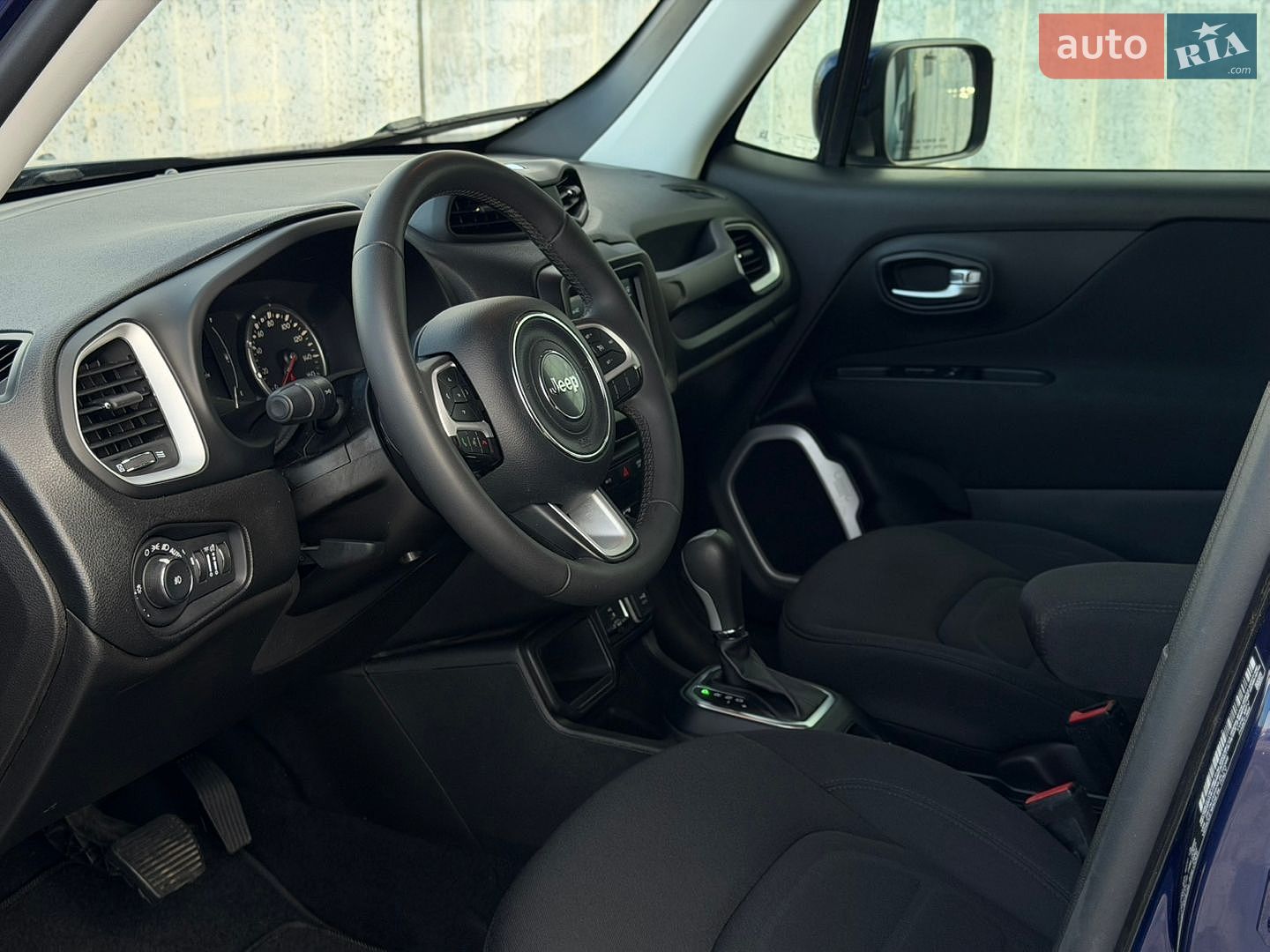 Jeep Renegade 2020 VIN ZACNJABBXLPL72089 фото оголошення 27 з 35