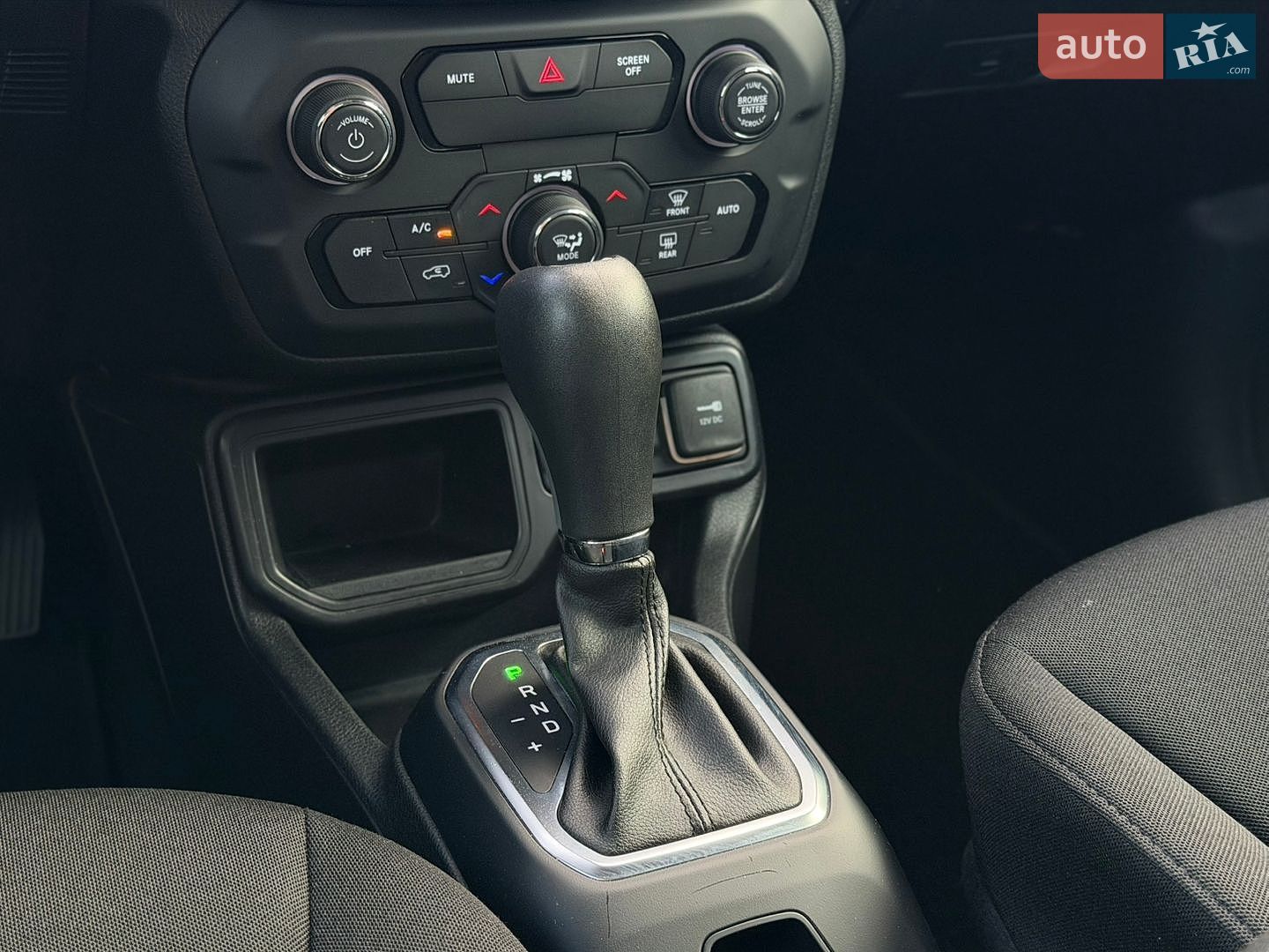 Jeep Renegade 2020 VIN ZACNJABBXLPL72089 фото оголошення 25 з 35