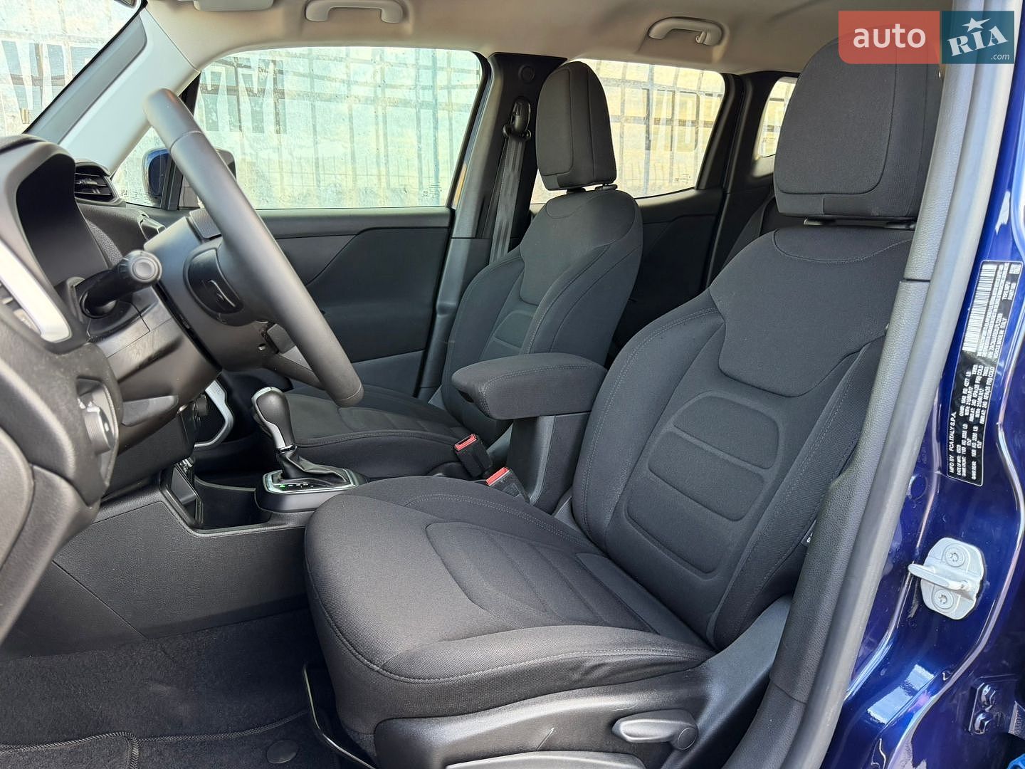 Jeep Renegade 2020 VIN ZACNJABBXLPL72089 фото оголошення 29 з 35