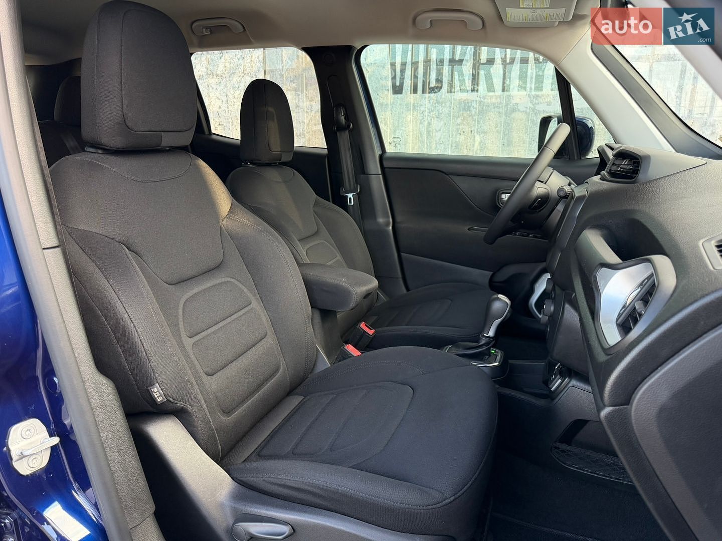Jeep Renegade 2020 VIN ZACNJABBXLPL72089 фото оголошення 33 з 35