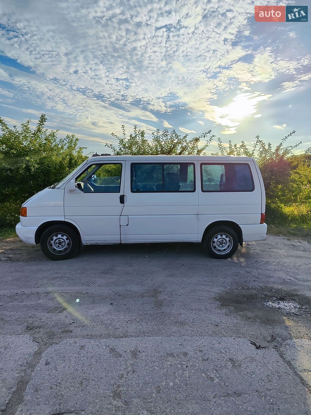 Volkswagen Caravelle 2002 VIN WV1ZZZ70Z2H037666 фото оголошення 2 з 11