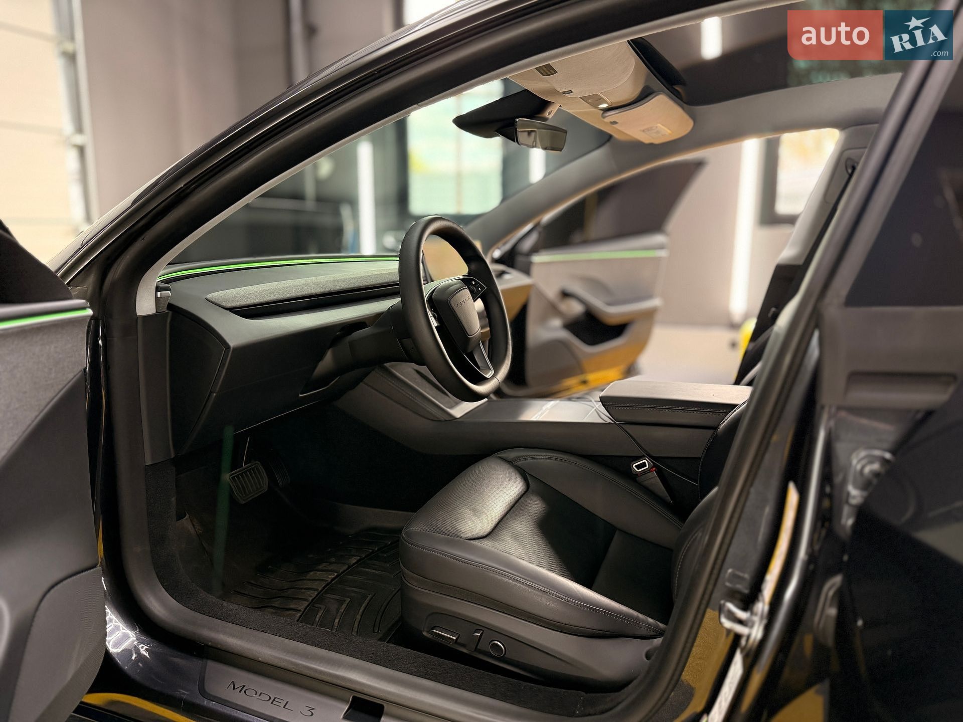 Tesla Model 3 2025 VIN 5YJ3E1EA6SF021557 фото оголошення 42 з 78