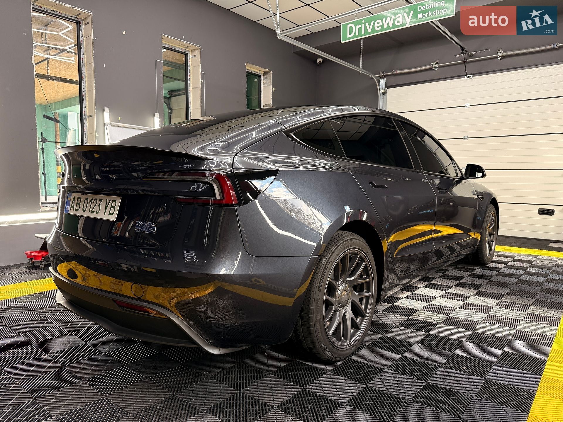 Tesla Model 3 2025 VIN 5YJ3E1EA6SF021557 фото оголошення 21 з 78