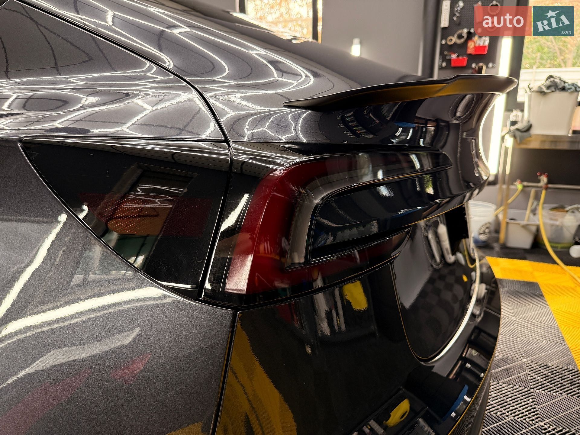 Tesla Model 3 2025 VIN 5YJ3E1EA6SF021557 фото оголошення 31 з 78